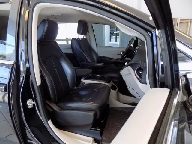 2022 Chrysler Pacifica Hybrid Touring L
