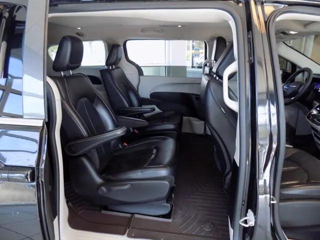 2022 Chrysler Pacifica Hybrid Touring L