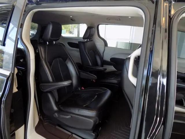 2022 Chrysler Pacifica Hybrid Touring L