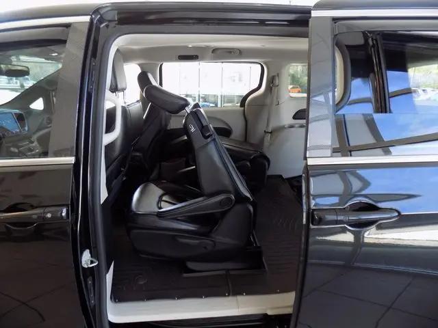 2022 Chrysler Pacifica Hybrid Touring L