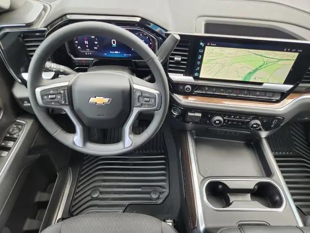 2026 Chevrolet Silverado 3500HD Crew Cab, Long Bed, LT Dual Rear Wheel, RWD