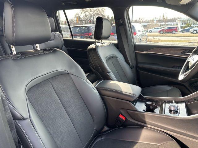 2026 Jeep Grand Cherokee L Altitude 4x4