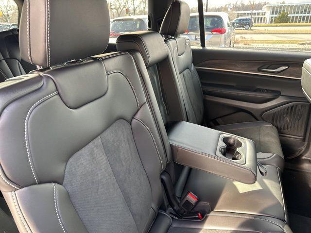 2026 Jeep Grand Cherokee L Altitude 4x4