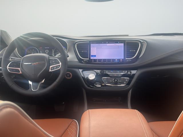 2026 Chrysler Pacifica Pinnacle AWD