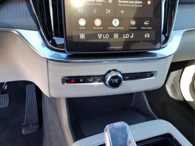 2026 Volvo XC90 Ultra, B6 AWD Gas (mild hybrid), Gasoline, Bright, 7 Seats