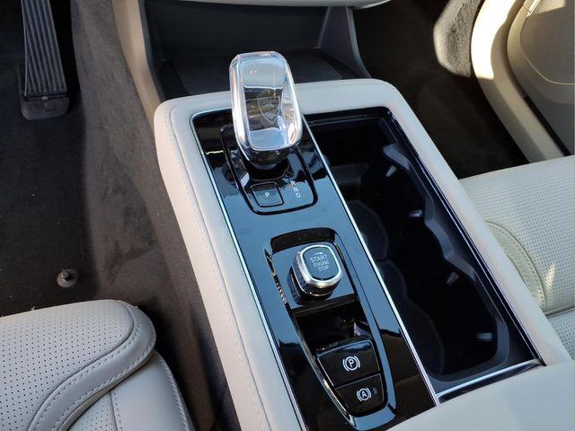 2026 Volvo XC90 Ultra, B6 AWD Gas (mild hybrid), Gasoline, Bright, 7 Seats
