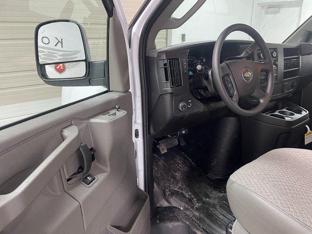 2026 Chevrolet Express Cargo Van 2500 Regular Wheelbase, WT, RWD