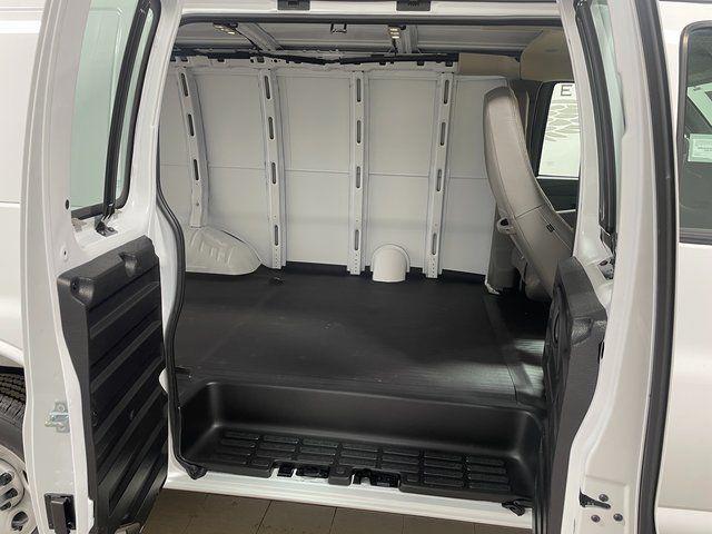 2026 Chevrolet Express Cargo Van 2500 Regular Wheelbase, WT, RWD