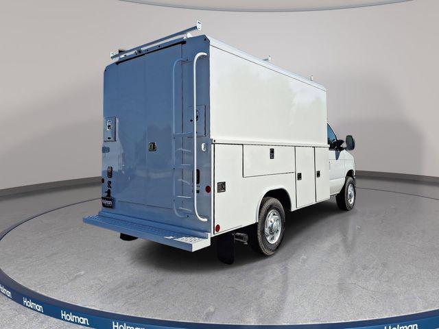 2027 Ford E-Series Cutaway Base