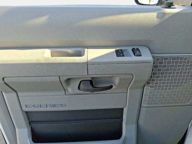 2027 Ford E-Series Cutaway Base