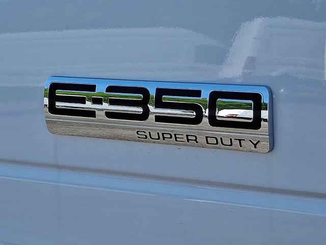 2027 Ford E-Series Cutaway Base