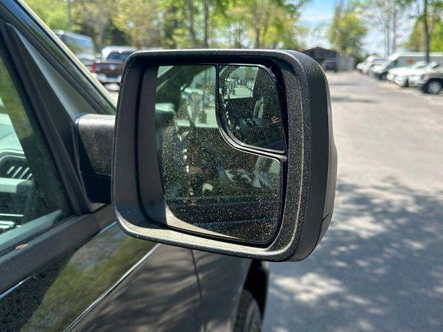 2026 Ram 1500 Express Crew Cab 4x4 57 Box