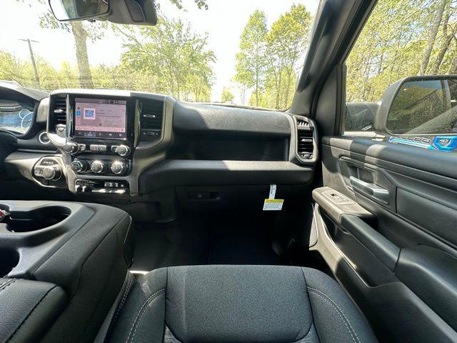 2026 Ram 1500 Express Crew Cab 4x4 57 Box