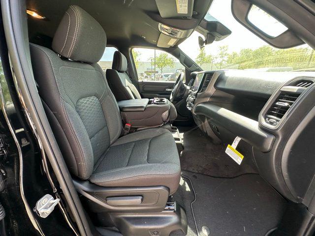 2026 Ram 1500 Express Crew Cab 4x4 57 Box