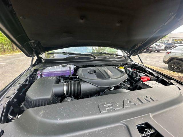2026 Ram 1500 Express Crew Cab 4x4 5'7" Box