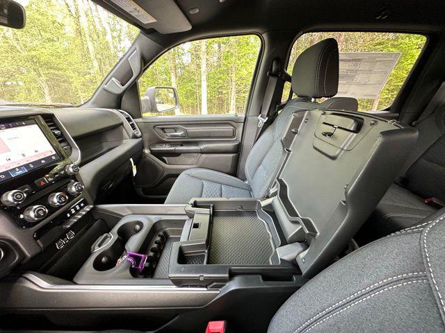 2026 Ram 1500 Express Crew Cab 4x4 5'7" Box