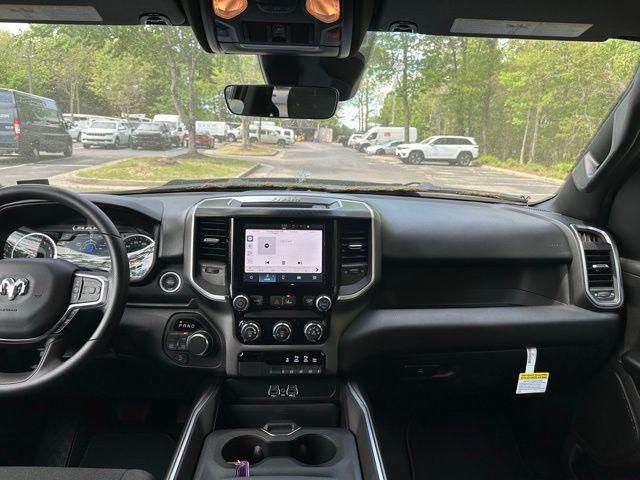 2026 Ram 1500 Express Crew Cab 4x4 5'7" Box