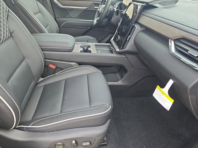 2026 GMC Acadia Denali FWD