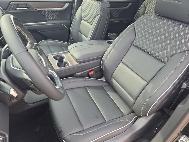 2026 GMC Acadia Denali FWD