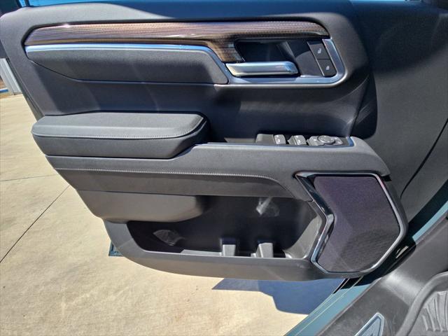 2026 Chevrolet Silverado 1500 4WD Crew Cab Standard Bed LT