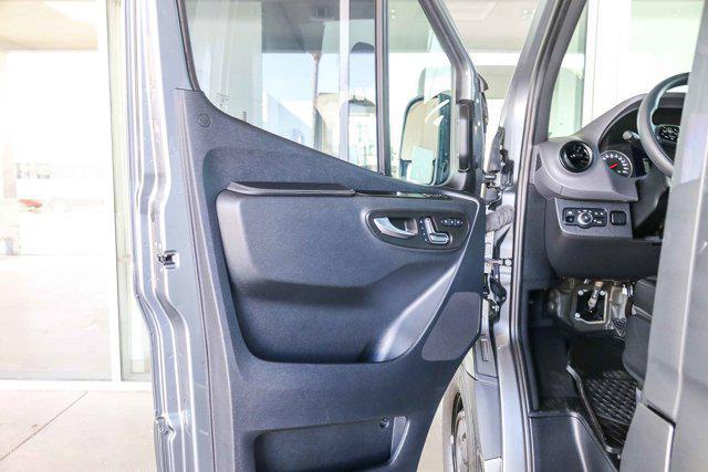 2023 Mercedes-Benz Sprinter 2500 Standard Roof 4-Cyl Diesel HO
