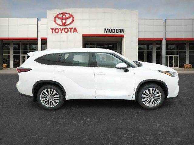 2026 Toyota Highlander Hybrid Platinum