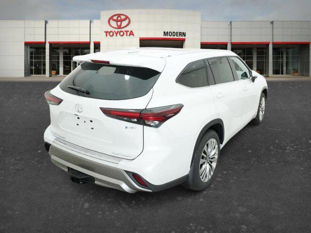 2026 Toyota Highlander Hybrid Platinum