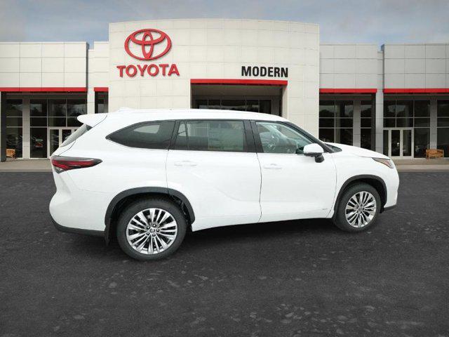 2026 Toyota Highlander Hybrid Platinum