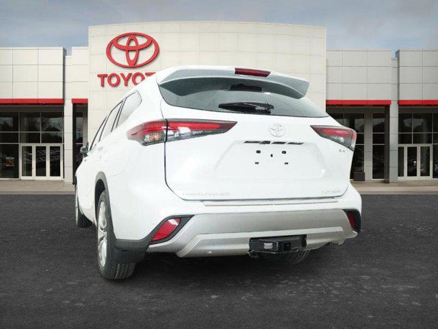 2026 Toyota Highlander Hybrid Platinum