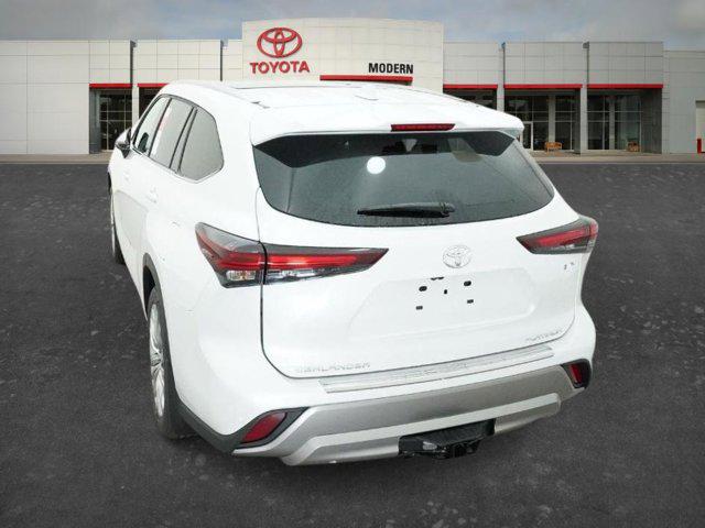2026 Toyota Highlander Hybrid Platinum