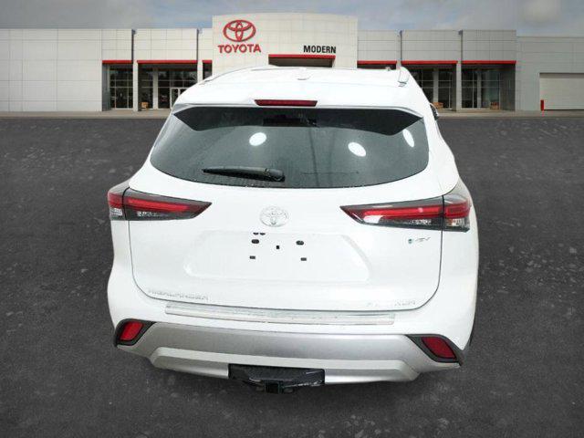 2026 Toyota Highlander Hybrid Platinum