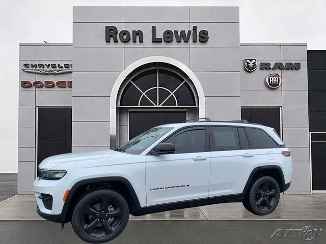 2023 Jeep Grand Cherokee Altitude 4x4 2023 Jeep Grand Cherokee Altitude 4x4