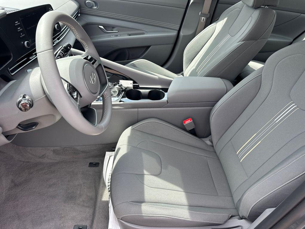 New 2026 Gray HYUNDAI SEL Sport Premium image 10