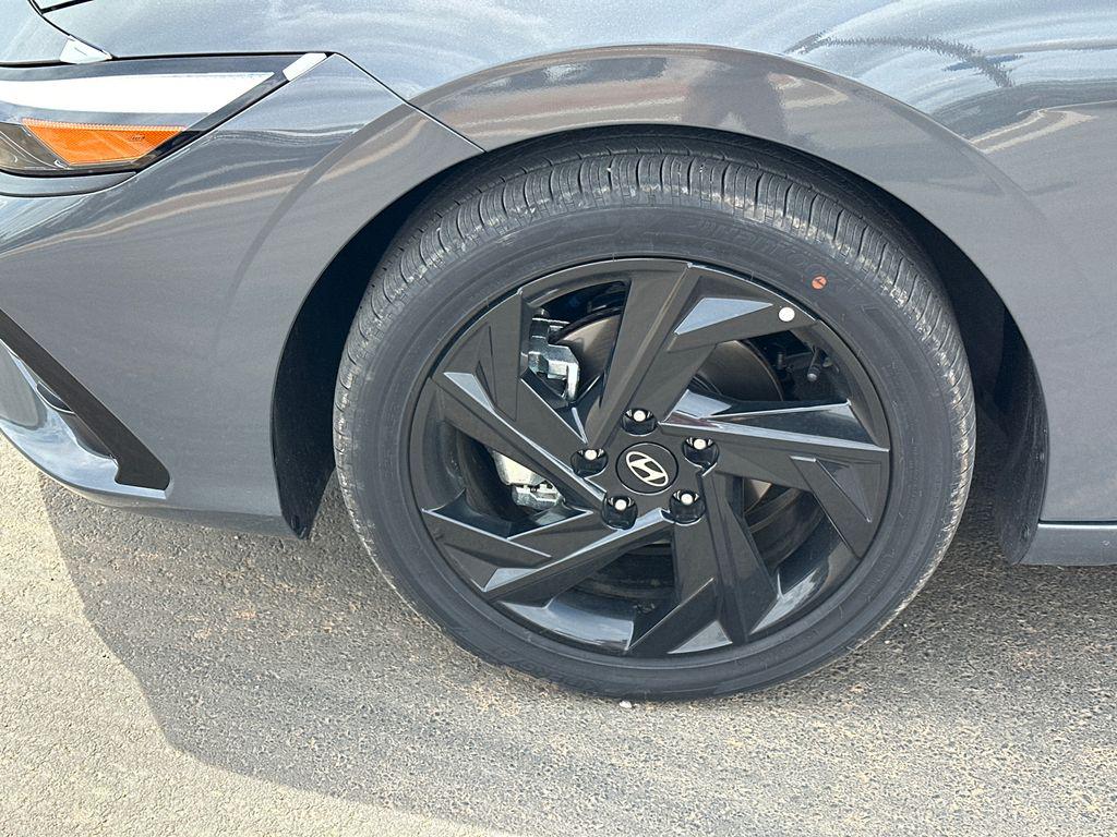 New 2026 Gray HYUNDAI SEL Sport Premium image 12