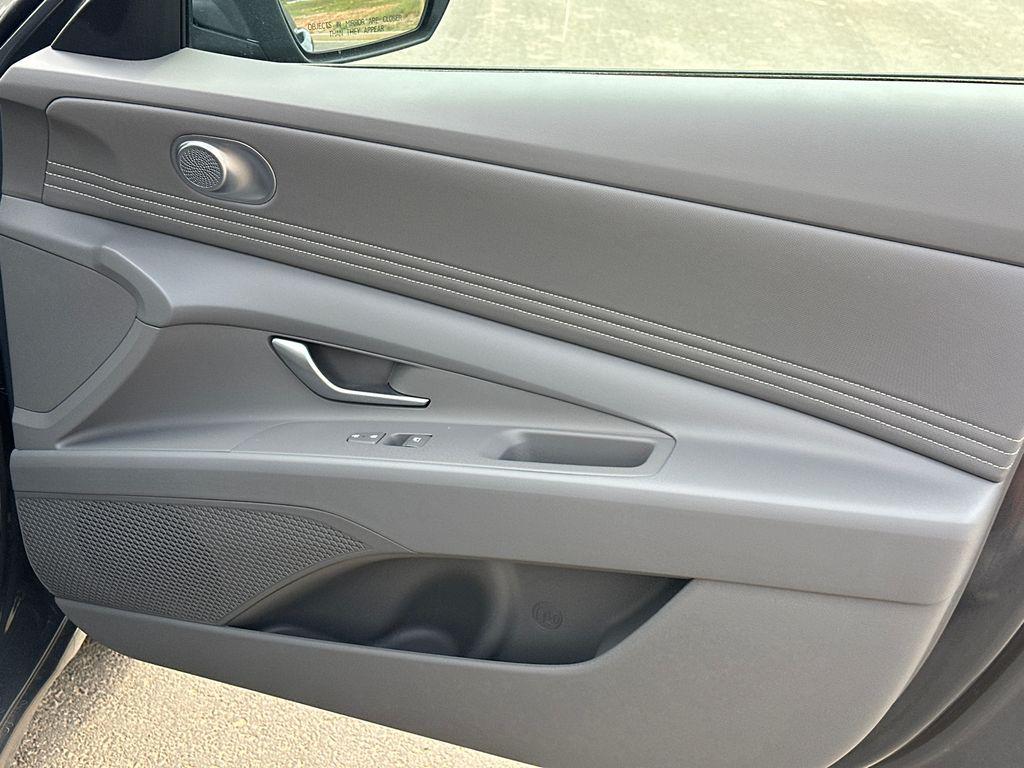 New 2026 Gray HYUNDAI SEL Sport Premium image 15