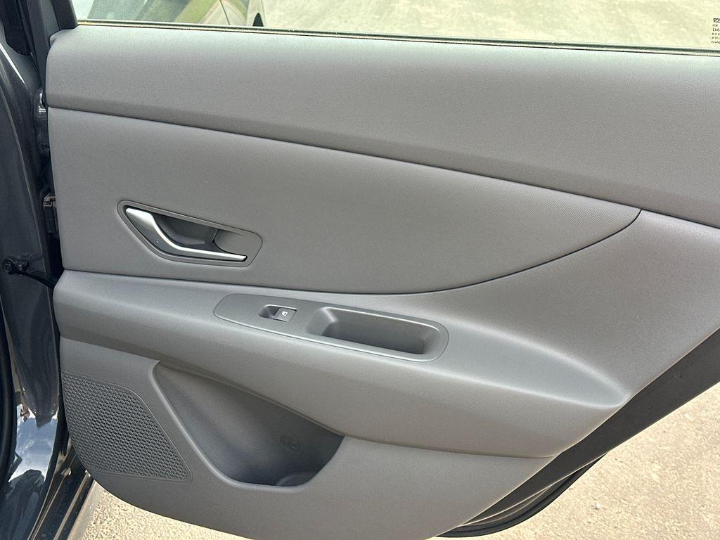New 2026 Gray HYUNDAI SEL Sport Premium image 17