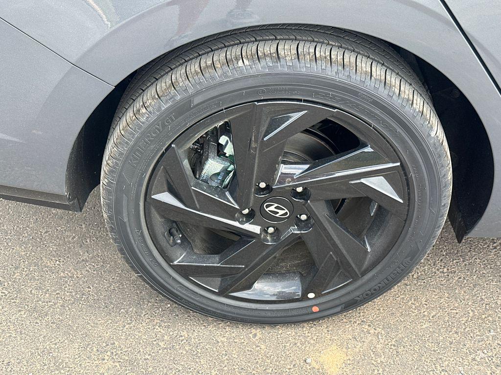 New 2026 Gray HYUNDAI SEL Sport Premium image 18