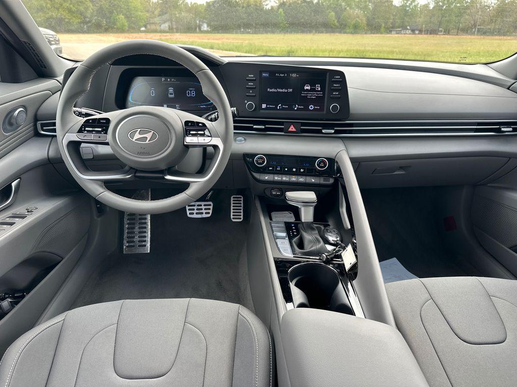New 2026 Gray HYUNDAI SEL Sport Premium image 23