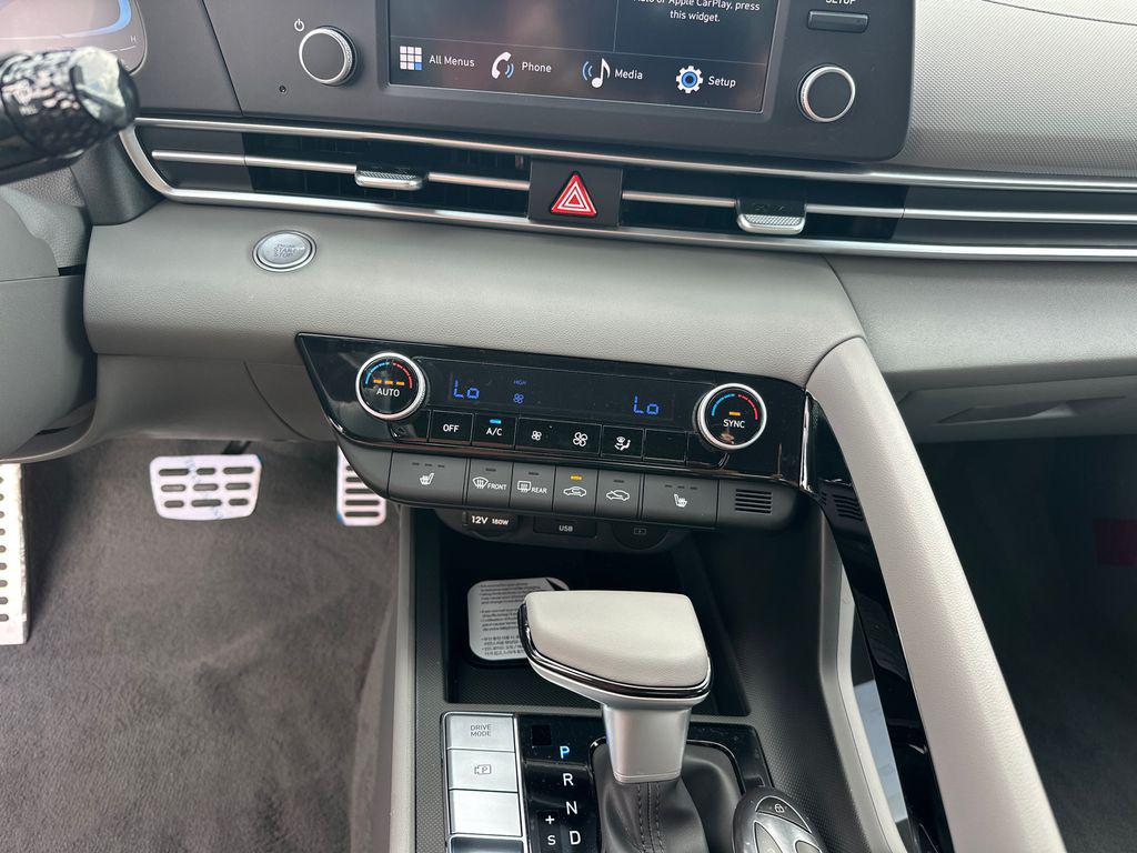 New 2026 Gray HYUNDAI SEL Sport Premium image 30