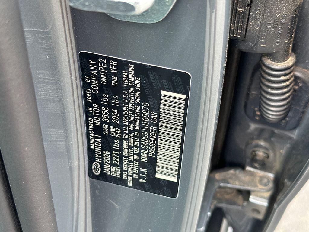 New 2026 Gray HYUNDAI SEL Sport Premium image 35
