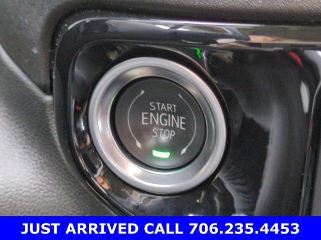 2025 GMC Sierra 2500HD 4WD Crew Cab Standard Bed SLT