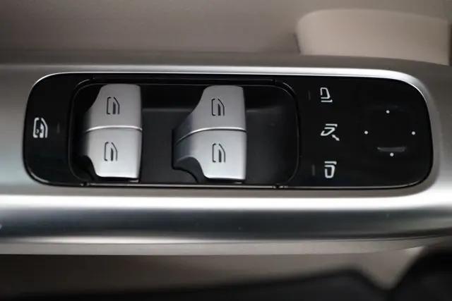 2025 Mercedes-Benz C-CLASS C 300 C 300