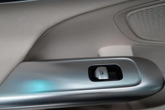 2025 Mercedes-Benz C-CLASS C 300 C 300