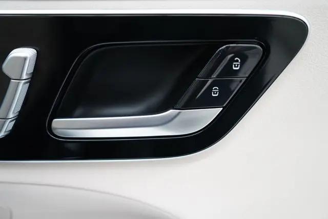 2025 Mercedes-Benz C-CLASS C 300 C 300