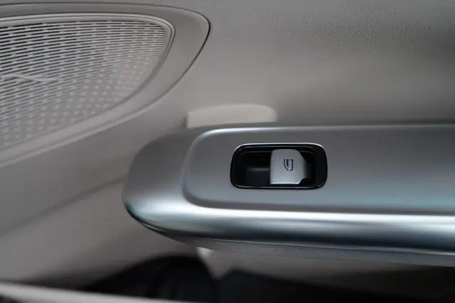 2025 Mercedes-Benz C-CLASS C 300 C 300