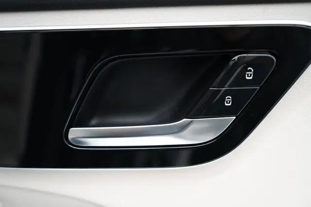 2025 Mercedes-Benz C-CLASS C 300 C 300