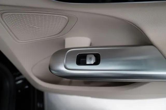 2025 Mercedes-Benz C-CLASS C 300 C 300
