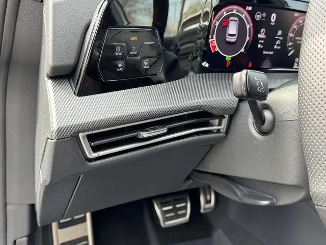 2026 Volkswagen Golf GTI SE