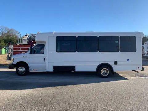 2010 Ford E-450 Cutaway XL