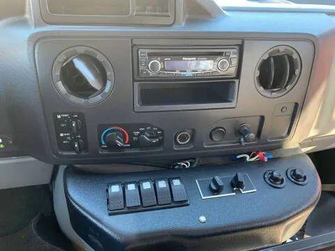 2010 Ford E-450 Cutaway XL